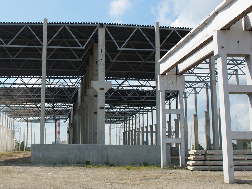 В каркасе